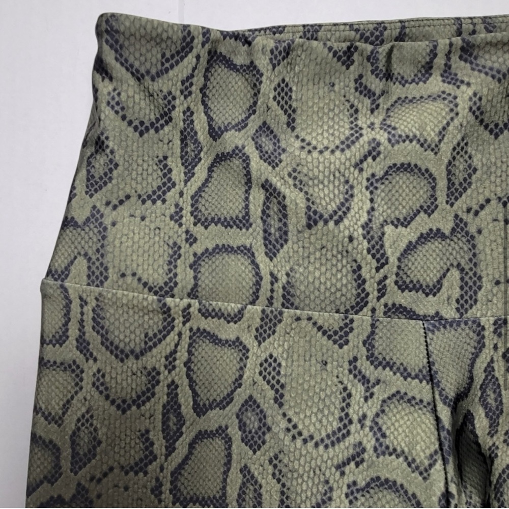 FREE PEOPLE ONZIE COLLAB BELLBOTTOMS - Picture 6 of 6